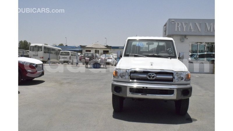 Big with watermark toyota land cruiser somalia import dubai 3583