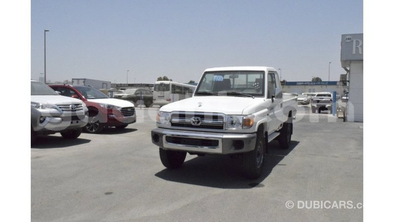 Big with watermark toyota land cruiser somalia import dubai 3583