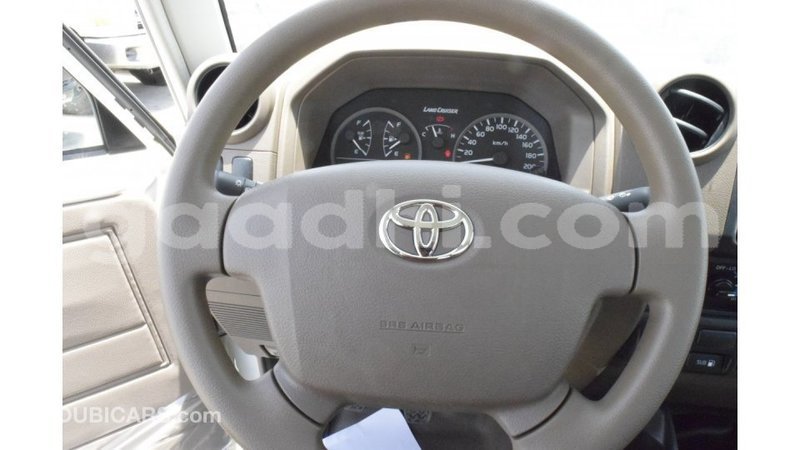 Big with watermark toyota land cruiser somalia import dubai 3583