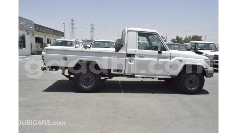 Big with watermark toyota land cruiser somalia import dubai 3583