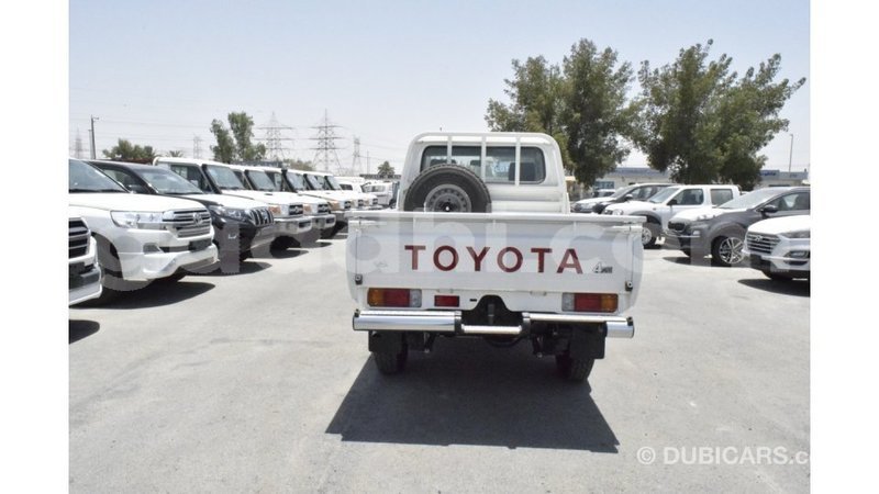 Big with watermark toyota land cruiser somalia import dubai 3583