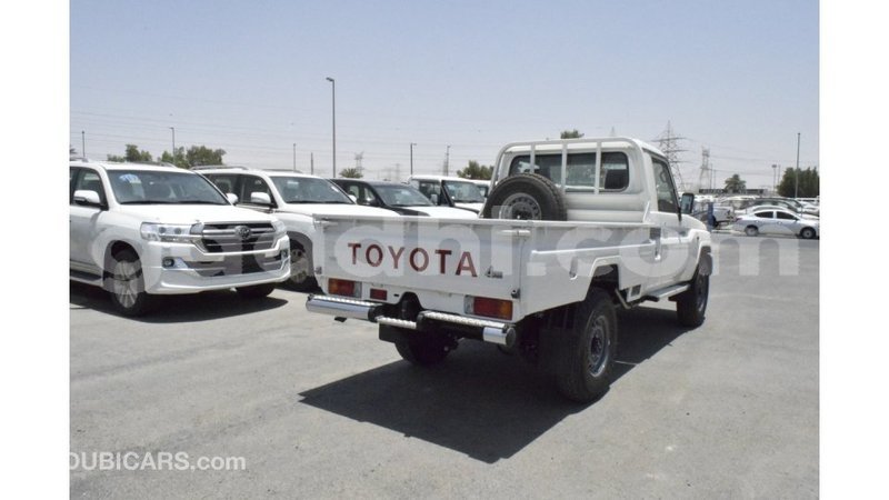 Big with watermark toyota land cruiser somalia import dubai 3583