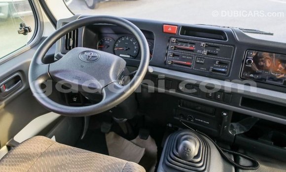 ይግዙ Imported Toyota Coaster ነጭ መኪና በ Import - Dubai በ ሶማሊያ ይግዙ Imported Toyota Coaster ነጭ መኪና በ Import - Dubai በ ሶማሊያ