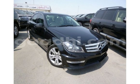 Acheter Import Voiture Mercedes-Benz 200 Noir à Import - Dubai, Somalie Acheter Import Voiture Mercedes-Benz 200 Noir à Import - Dubai, Somalie