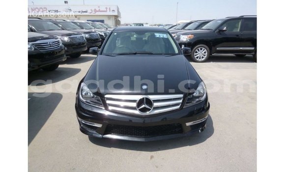 Acheter Import Voiture Mercedes-Benz 200 Noir à Import - Dubai, Somalie Acheter Import Voiture Mercedes-Benz 200 Noir à Import - Dubai, Somalie