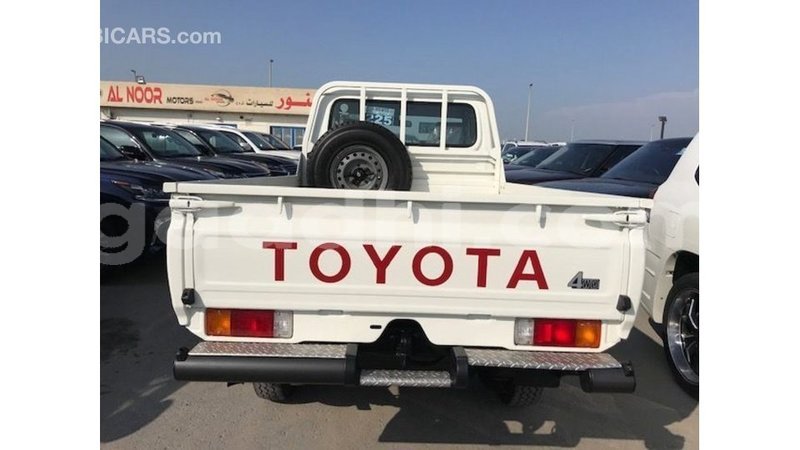 Big with watermark toyota land cruiser somalia import dubai 3593