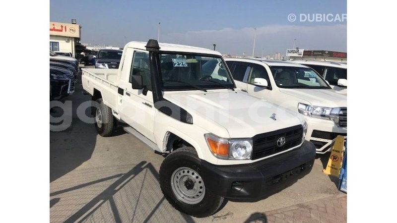 Big with watermark toyota land cruiser somalia import dubai 3593