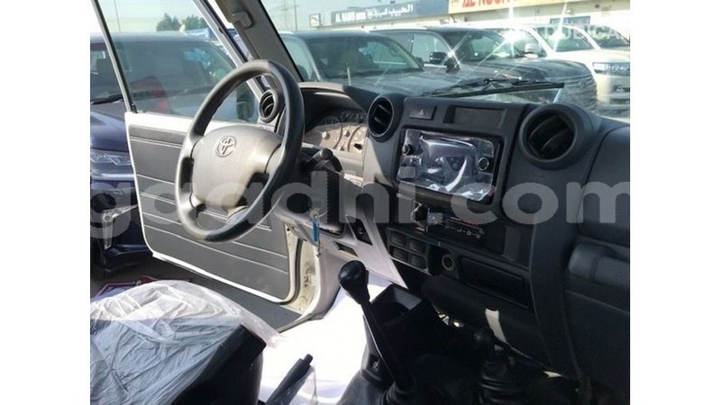 Big with watermark toyota land cruiser somalia import dubai 3593