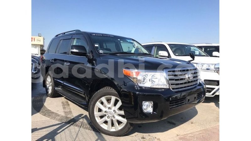 Big with watermark toyota land cruiser somalia import dubai 3596