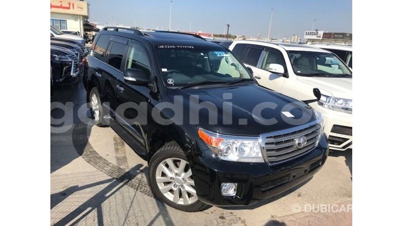 Big with watermark toyota land cruiser somalia import dubai 3596