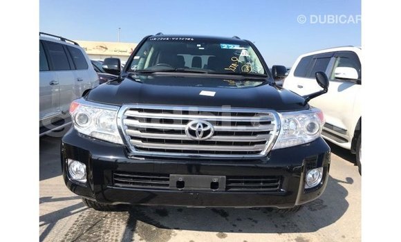 Acheter Import Voiture Toyota Land Cruiser Noir à Import - Dubai, Somalie Acheter Import Voiture Toyota Land Cruiser Noir à Import - Dubai, Somalie