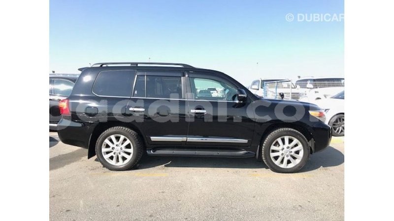 Big with watermark toyota land cruiser somalia import dubai 3596