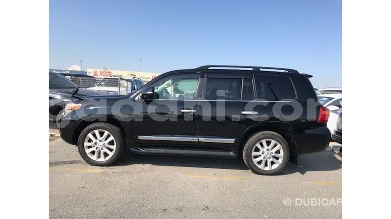 Big with watermark toyota land cruiser somalia import dubai 3596