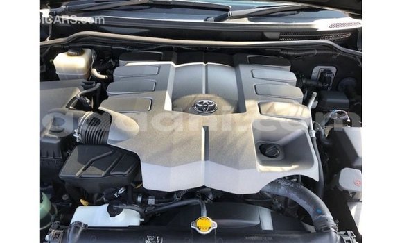 Acheter Import Voiture Toyota Land Cruiser Noir à Import - Dubai, Somalie Acheter Import Voiture Toyota Land Cruiser Noir à Import - Dubai, Somalie