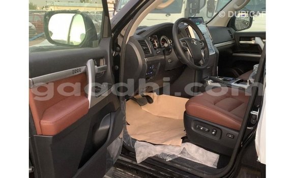 ይግዙ Imported Toyota Land Cruiser ጥቁር መኪና በ Import - Dubai በ ሶማሊያ ይግዙ Imported Toyota Land Cruiser ጥቁር መኪና በ Import - Dubai በ ሶማሊያ