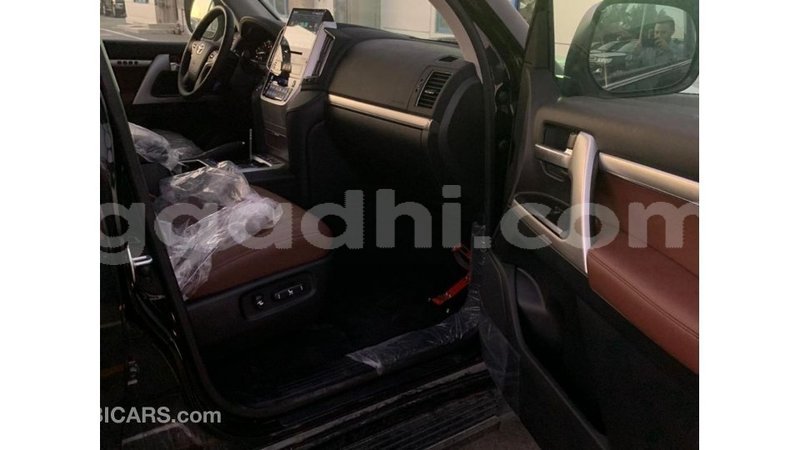 Big with watermark toyota land cruiser somalia import dubai 3598