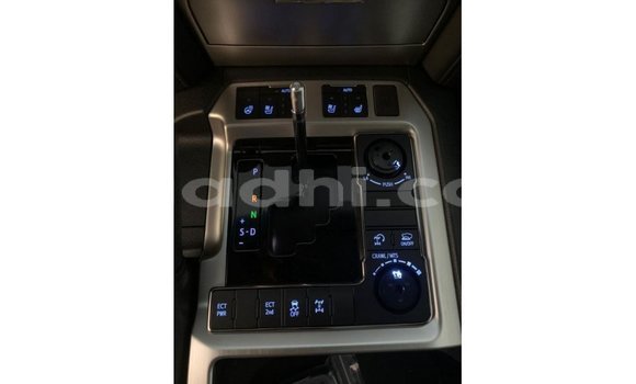 ይግዙ Imported Toyota Land Cruiser ጥቁር መኪና በ Import - Dubai በ ሶማሊያ ይግዙ Imported Toyota Land Cruiser ጥቁር መኪና በ Import - Dubai በ ሶማሊያ