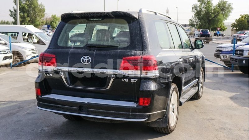 Big with watermark toyota land cruiser somalia import dubai 3604