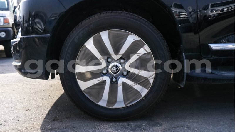 Big with watermark toyota land cruiser somalia import dubai 3604