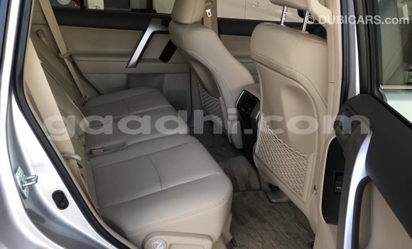 Nunua Imported Toyota Prado Nyeusi Gari ndani ya Import - Dubai nchini Somalia Nunua Imported Toyota Prado Nyeusi Gari ndani ya Import - Dubai nchini Somalia