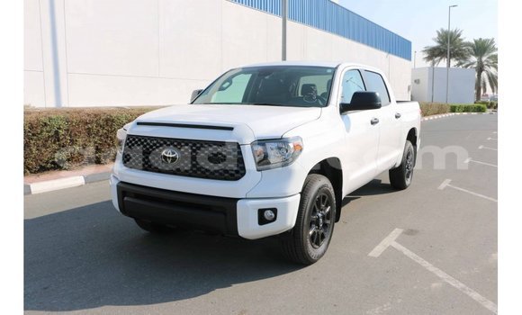 Nunua Imported Toyota Tundra Nyeupe Gari ndani ya Import - Dubai nchini Somalia Nunua Imported Toyota Tundra Nyeupe Gari ndani ya Import - Dubai nchini Somalia