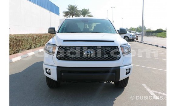 Nunua Imported Toyota Tundra Nyeupe Gari ndani ya Import - Dubai nchini Somalia Nunua Imported Toyota Tundra Nyeupe Gari ndani ya Import - Dubai nchini Somalia