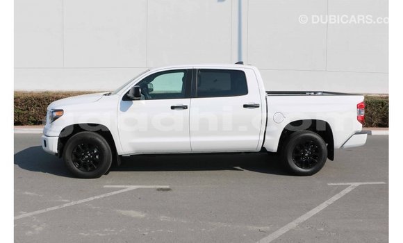 Nunua Imported Toyota Tundra Nyeupe Gari ndani ya Import - Dubai nchini Somalia Nunua Imported Toyota Tundra Nyeupe Gari ndani ya Import - Dubai nchini Somalia