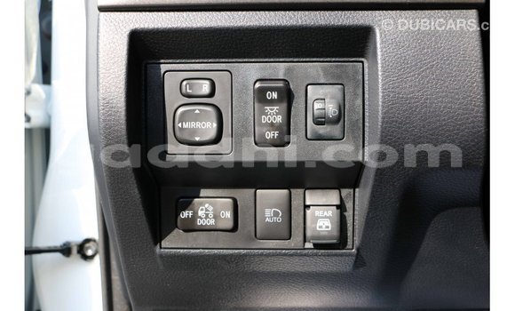 Nunua Imported Toyota Tundra Nyeupe Gari ndani ya Import - Dubai nchini Somalia Nunua Imported Toyota Tundra Nyeupe Gari ndani ya Import - Dubai nchini Somalia