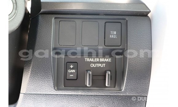 Nunua Imported Toyota Tundra Nyeupe Gari ndani ya Import - Dubai nchini Somalia Nunua Imported Toyota Tundra Nyeupe Gari ndani ya Import - Dubai nchini Somalia