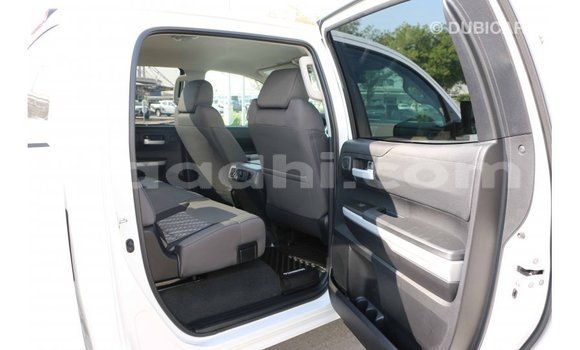 Nunua Imported Toyota Tundra Nyeupe Gari ndani ya Import - Dubai nchini Somalia Nunua Imported Toyota Tundra Nyeupe Gari ndani ya Import - Dubai nchini Somalia
