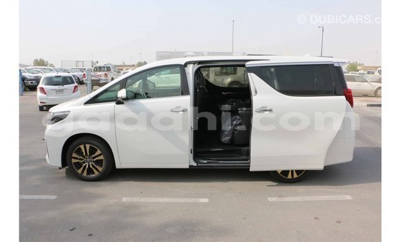 Nunua Imported Toyota Alphard Nyeupe Gari ndani ya Import - Dubai nchini Somalia Nunua Imported Toyota Alphard Nyeupe Gari ndani ya Import - Dubai nchini Somalia
