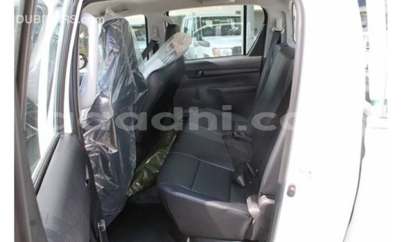 Imported Toyota Hilux White Makiinaa iti Import - Dubai keessatti Somalia keessatti Imported Toyota Hilux White Makiinaa iti Import - Dubai keessatti Somalia keessatti