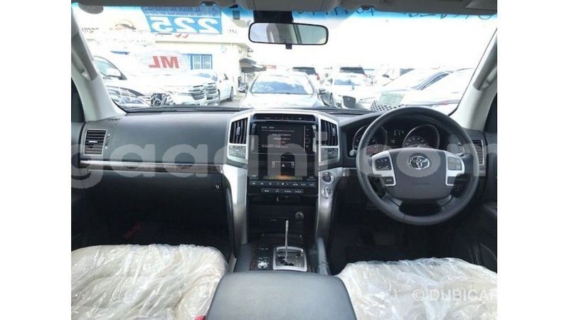 Big with watermark toyota land cruiser somalia import dubai 3622