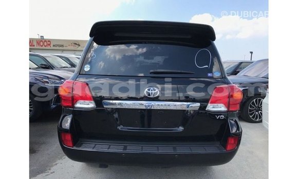 Acheter Import Voiture Toyota Land Cruiser Noir à Import - Dubai, Somalie Acheter Import Voiture Toyota Land Cruiser Noir à Import - Dubai, Somalie