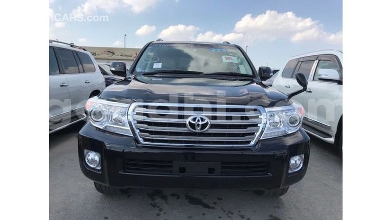 Big with watermark toyota land cruiser somalia import dubai 3622