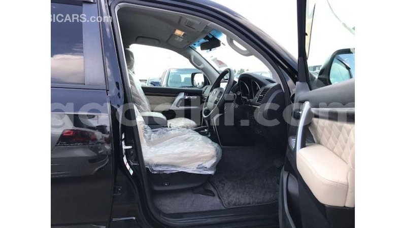 Big with watermark toyota land cruiser somalia import dubai 3622