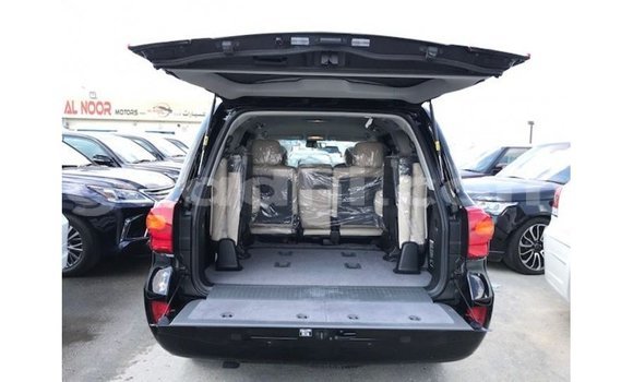 Acheter Import Voiture Toyota Land Cruiser Noir à Import - Dubai, Somalie Acheter Import Voiture Toyota Land Cruiser Noir à Import - Dubai, Somalie