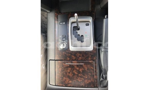 Acheter Import Voiture Toyota Land Cruiser Noir à Import - Dubai, Somalie Acheter Import Voiture Toyota Land Cruiser Noir à Import - Dubai, Somalie