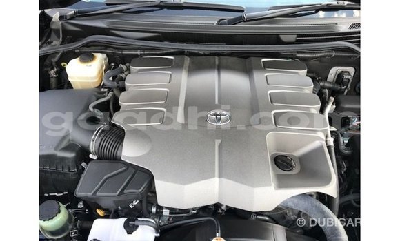 Acheter Import Voiture Toyota Land Cruiser Noir à Import - Dubai, Somalie Acheter Import Voiture Toyota Land Cruiser Noir à Import - Dubai, Somalie