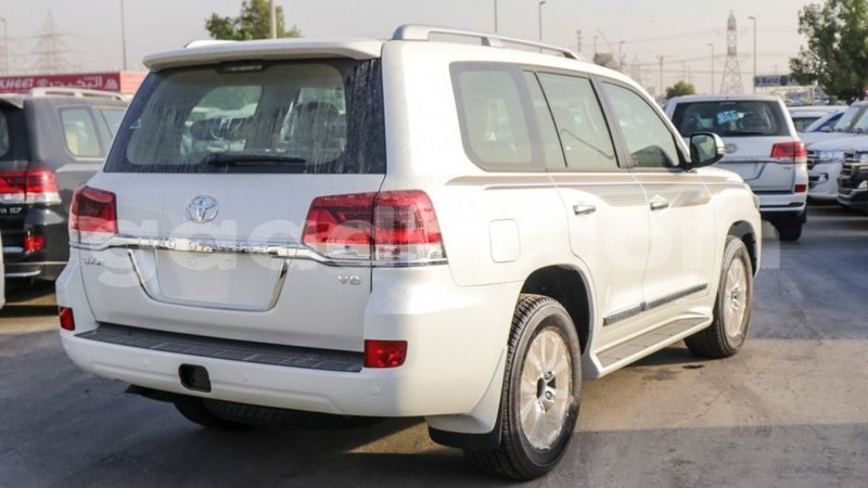 Big with watermark toyota land cruiser somalia import dubai 3624