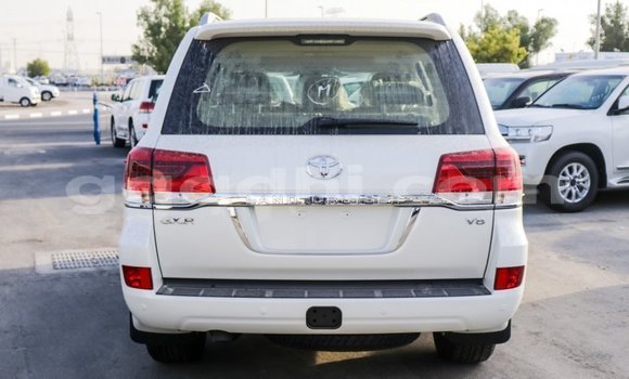 Buy Import Toyota Land Cruiser White Car in Import - Dubai in Somalia Buy Import Toyota Land Cruiser White Car in Import - Dubai in Somalia