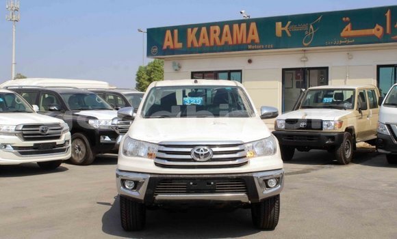 Nunua Imported Toyota Hilux Nyeupe Gari ndani ya Import - Dubai nchini Somalia Nunua Imported Toyota Hilux Nyeupe Gari ndani ya Import - Dubai nchini Somalia
