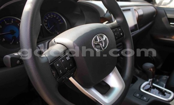 Nunua Imported Toyota Hilux Nyeupe Gari ndani ya Import - Dubai nchini Somalia Nunua Imported Toyota Hilux Nyeupe Gari ndani ya Import - Dubai nchini Somalia