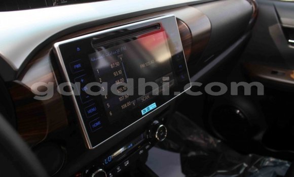 Nunua Imported Toyota Hilux Nyeupe Gari ndani ya Import - Dubai nchini Somalia Nunua Imported Toyota Hilux Nyeupe Gari ndani ya Import - Dubai nchini Somalia