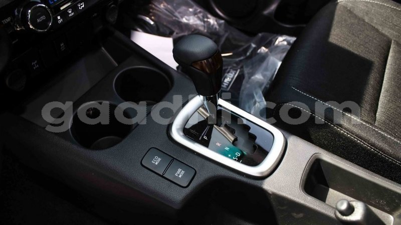 Big with watermark toyota hilux somalia import dubai 3627