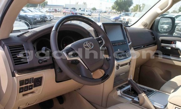 Buy Import Toyota Land Cruiser White Car in Import - Dubai in Somalia Buy Import Toyota Land Cruiser White Car in Import - Dubai in Somalia