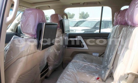 Buy Import Toyota Land Cruiser White Car in Import - Dubai in Somalia Buy Import Toyota Land Cruiser White Car in Import - Dubai in Somalia