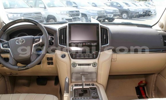 Buy Import Toyota Land Cruiser White Car in Import - Dubai in Somalia Buy Import Toyota Land Cruiser White Car in Import - Dubai in Somalia
