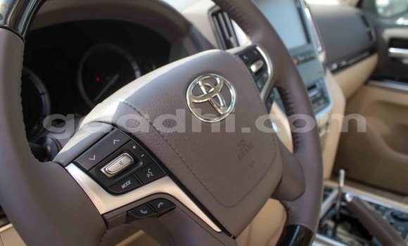 Buy Import Toyota Land Cruiser White Car in Import - Dubai in Somalia Buy Import Toyota Land Cruiser White Car in Import - Dubai in Somalia