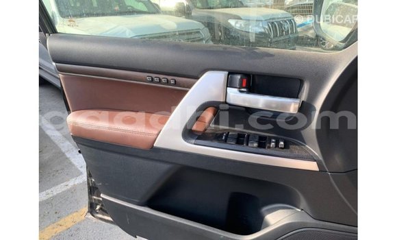 ይግዙ Imported Toyota Land Cruiser ጥቁር መኪና በ Import - Dubai በ ሶማሊያ ይግዙ Imported Toyota Land Cruiser ጥቁር መኪና በ Import - Dubai በ ሶማሊያ